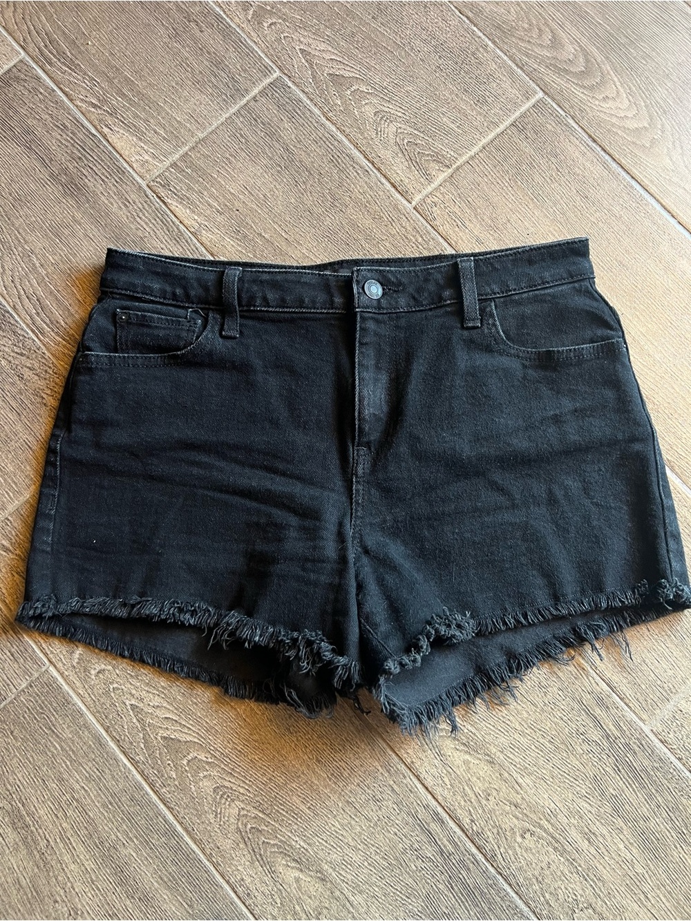 GUESS Black Denim High Rise Cutoff Shorts Raw Hem Women’s Size 29 Streetcore